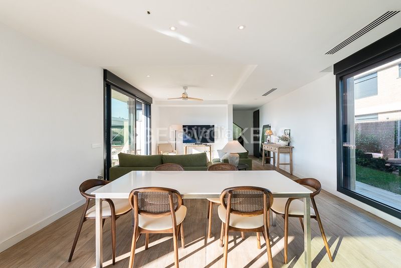 Foto ff02fbcb-bdbb-4526-8ffa-ef8faab0141e. Lloguer casa amb calefacció aparcament piscina a Bétera