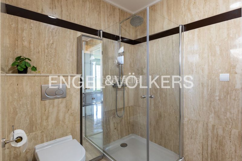 Foto a90e4922-d82e-4525-9a67-7ee7d35bac75. Àtic amb calefacció aparcament piscina a Barrio Benicalap Valencia