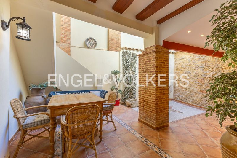 Foto 2a784756-8a04-40b2-8d5f-8f0ae0a10857. Casa amb calefacció a Xàtiva
