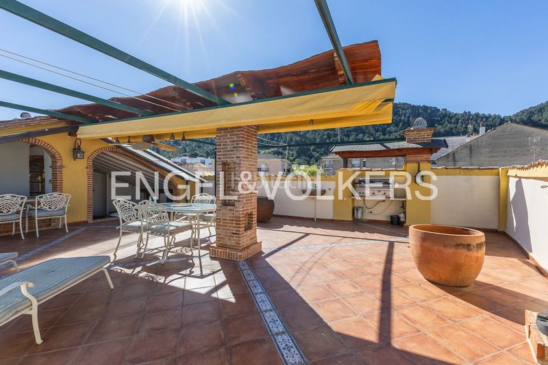 Foto fe9a866f-ecbb-417f-8e34-9666ce4cd8a0. Casa amb calefacció a Xàtiva