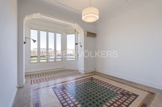 Rent Flat  Jacinto benavente. Vivienda clásica reformada con espectaculares vistas en el ensan