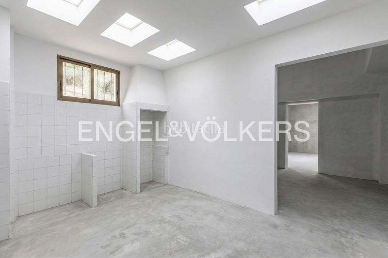 Foto 25c2625e-6f85-4fac-9782-da01a88380ec. Casa amb calefacció a Barrio de Patraix Valencia