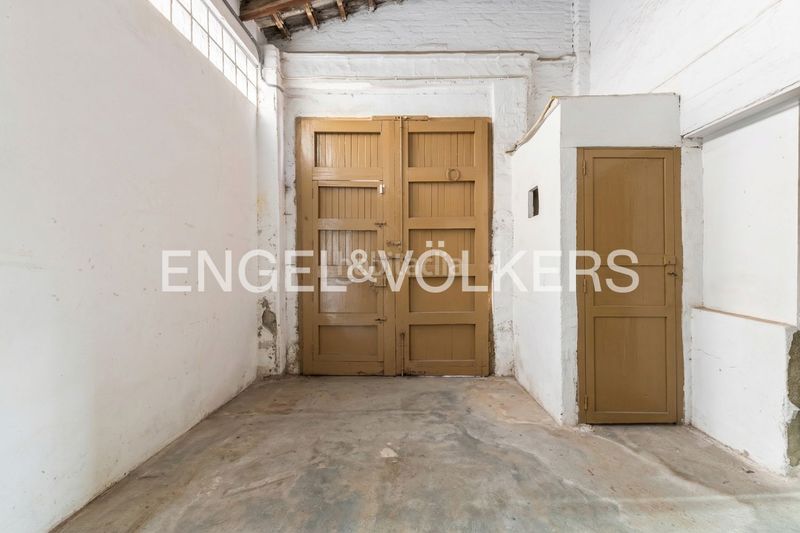 Foto 55380ee1-434b-4835-ba5c-c3d3c55613f2. Casa amb calefacció a Barrio de Patraix Valencia