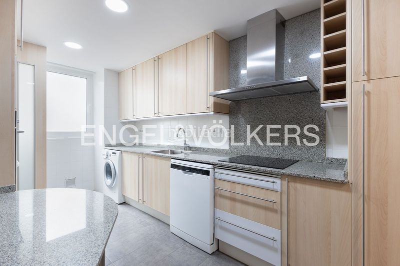 Foto f773ef45-b3b0-449f-8471-79074e027df8. Pis amb calefacció aparcament a Arrancapins Valencia