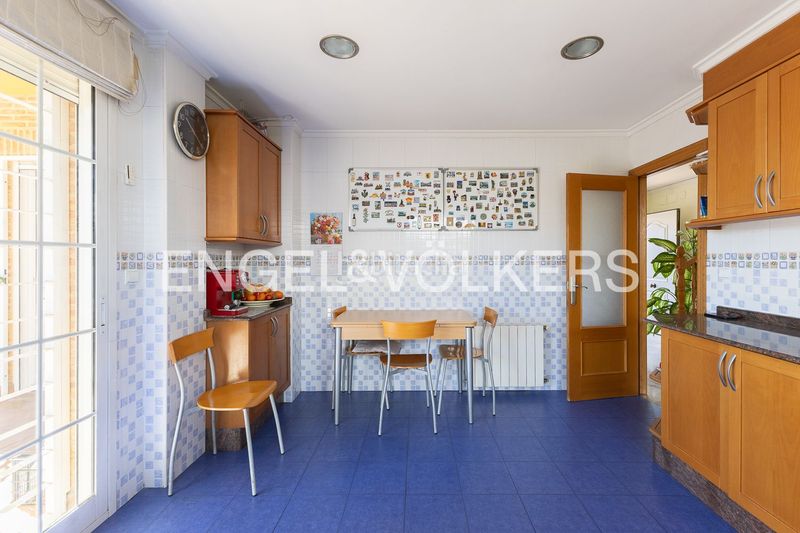 Foto 41eaedb2-d0c7-46e3-a7a0-ec490085bd76. Casa amb calefacció aparcament a El Vedat - Santa Apolonia Torrent
