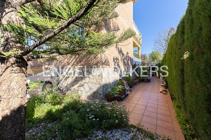 Foto 597de5d0-1b79-43e0-8127-0d89e2c10de2. Casa amb calefacció aparcament a El Vedat - Santa Apolonia Torrent