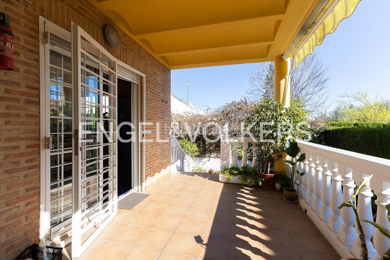 Foto 7c4c59df-d859-4f14-8711-326ab513a44f. Casa amb calefacció aparcament a El Vedat - Santa Apolonia Torrent