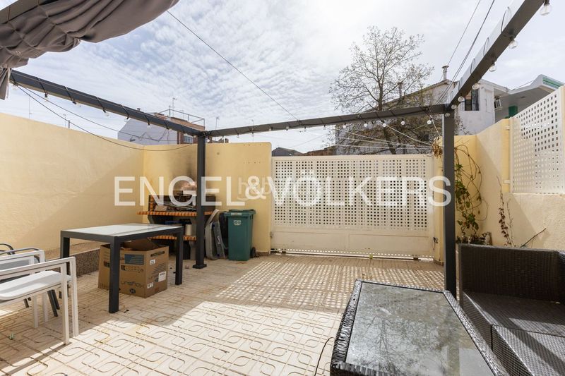 Foto 4ca97745-f117-4914-a7d6-d7ceba3be18f. Casa amb calefacció aparcament a Requena