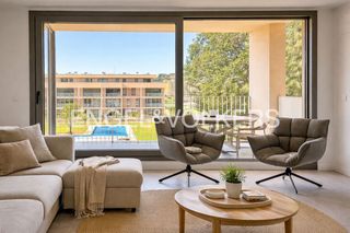 Lloguer Pis a El Montgó. Moderno piso con piscina para corta estancia en denia