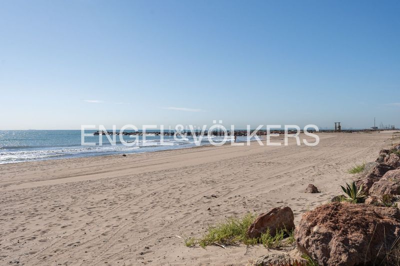 Foto d04e107b-8ab9-4e09-8635-846302b7281d. Àtic amb calefacció aparcament piscina a Playa del Puig El Puig de Santa Maria