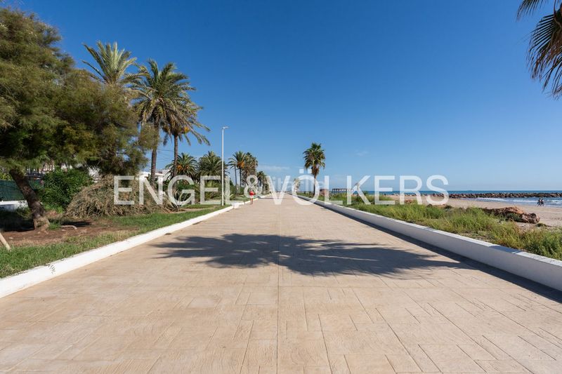 Foto d8d69cc6-2d6a-4169-8618-a940d12a9690. Àtic amb calefacció aparcament piscina a Playa del Puig El Puig de Santa Maria
