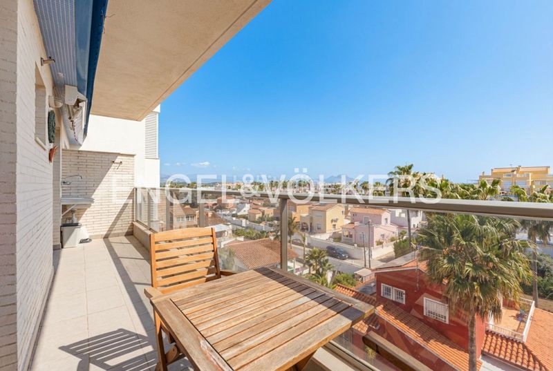 Foto 16281919-5196-4066-a759-797b30bd3c73. Àtic amb calefacció aparcament piscina a Les Bassetes - El Marjal Dénia