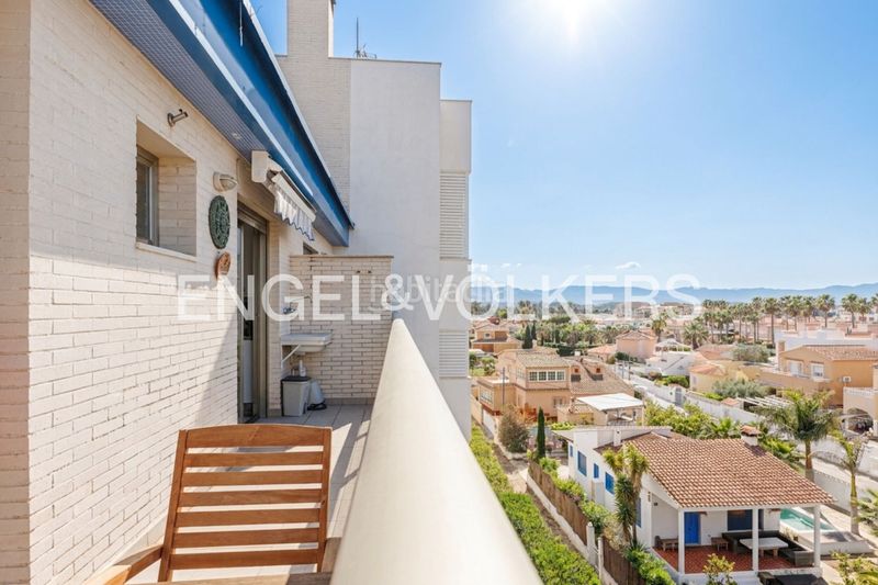 Foto 51b357ce-22b5-4d41-b9ec-90cb82f62fe2. Àtic amb calefacció aparcament piscina a Les Bassetes - El Marjal Dénia