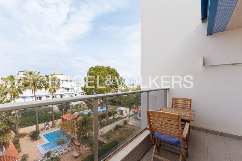 Foto dd18548b-e9a5-4331-84f4-0a72e8b3e336. Àtic amb calefacció aparcament piscina a Les Bassetes - El Marjal Dénia