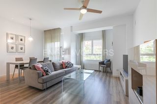 Miete Etagenwohnung  C/ de les arts gràfiques. Corta estancia junto a mestalla de junio a septiembre