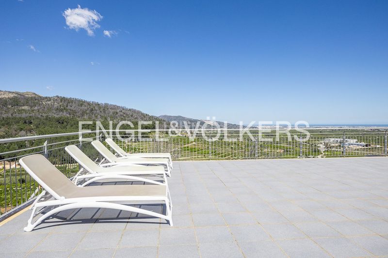 Foto 0bf131e5-c95a-4ef7-8084-0f5f0bc6f70a. Pis amb calefacció aparcament piscina a Ador