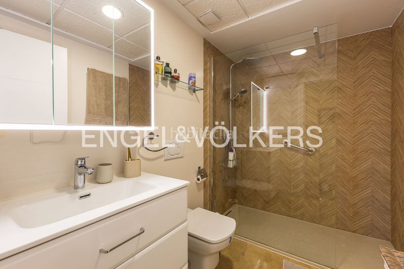 Foto 8beeea35-1903-4c53-b361-3af54e38b564. Pis amb calefacció aparcament piscina a Ador