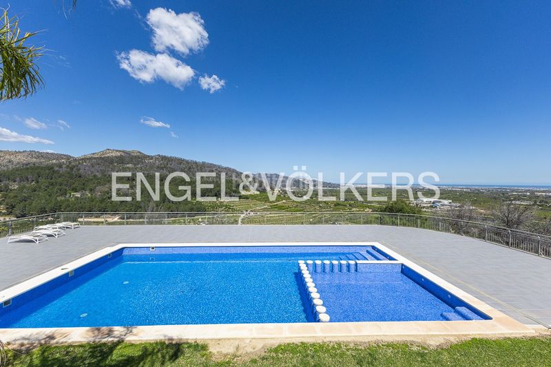 Foto a078efa0-d93d-4b77-9492-c7fc1af2b970. Pis amb calefacció aparcament piscina a Ador