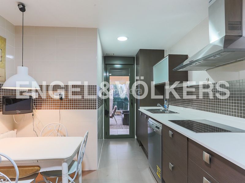 Foto 8f83bbc3-9c22-4bbd-95da-e16a8d7f2c7c. Lloguer casa amb calefacció piscina a Torre en Conill-Cumbres de San Antonio Bétera