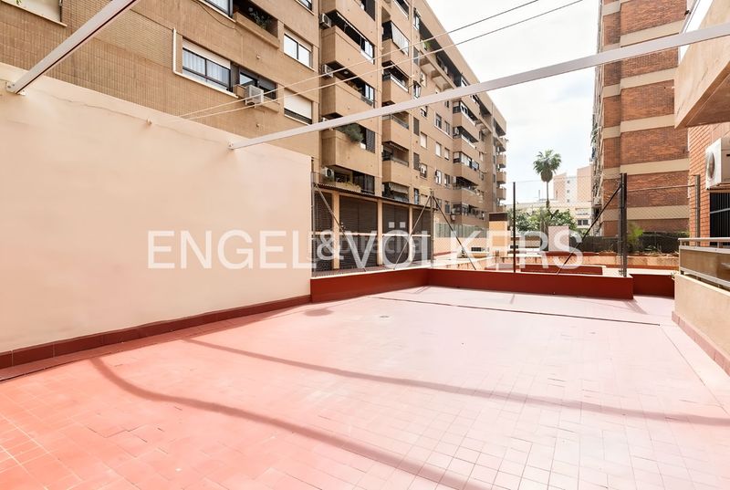 Foto 64e0c646-27c5-477a-8cda-0a8f6573f28d. Piso luminosa vivienda en patraix con dos terrazas en Valencia