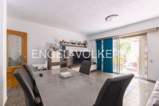Flat  Carrer de la puebla de valverde. Luminosa vivienda en patraix con dos terrazas
