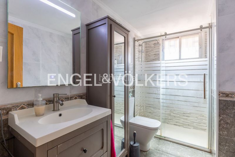 Foto a9c3c1c4-43ab-4bd2-960a-8bb55085505f. Piso luminosa vivienda en patraix con dos terrazas en Valencia