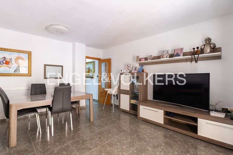 Foto f818bc4d-b215-442d-b148-84478f137468. Piso luminosa vivienda en patraix con dos terrazas en Valencia