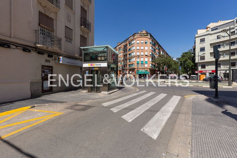 Foto fd49a5b3-d6be-49b1-94c7-339ce8968f82. Piso luminosa vivienda en patraix con dos terrazas en Valencia