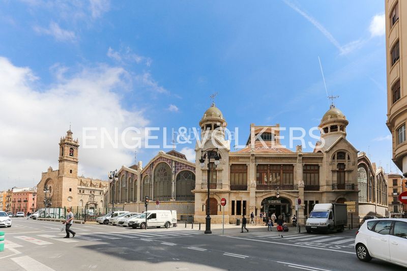 Foto 06a538a9-ad23-429c-b0e2-db448dbaec49. Piso en El Mercat Valencia