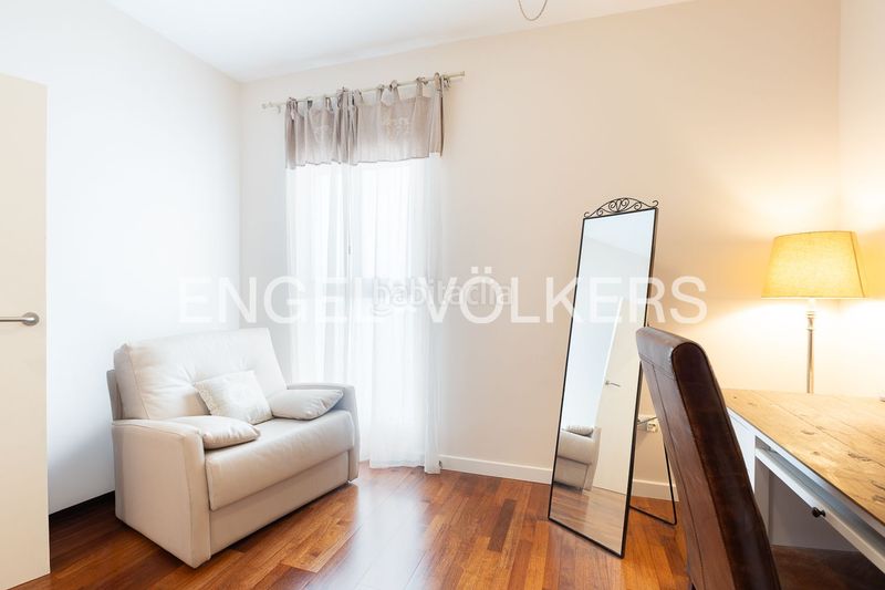 Foto 4524c0be-8379-4ce6-9d31-8c1887f40e41. Piso en El Mercat Valencia