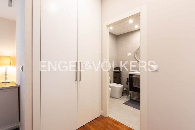 Foto 9127f2b3-74fa-464c-bfea-07cc235e66b5. Piso en El Mercat Valencia