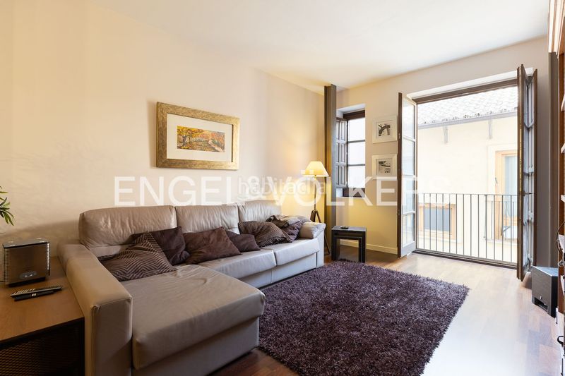 Foto 94231152-b226-4a1a-9c64-762ee1f4e7db. Piso en El Mercat Valencia