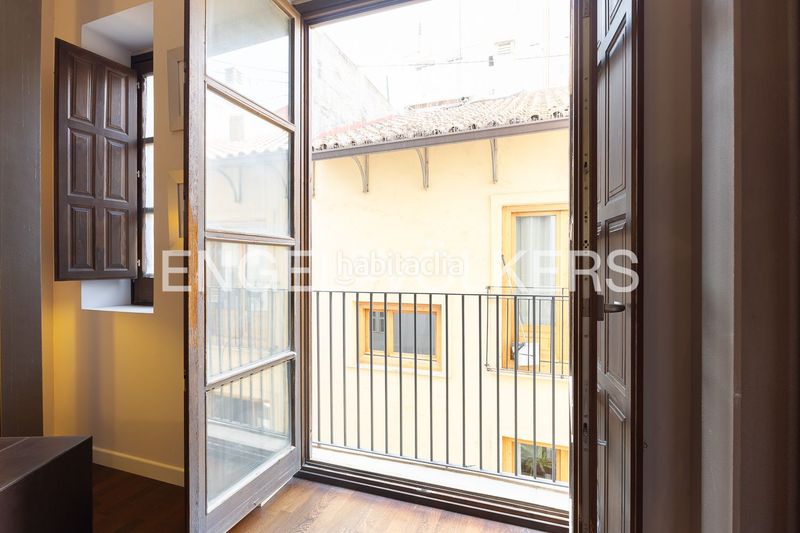 Foto 97997b0c-87d2-4bb3-ab42-2575e4a72104. Piso en El Mercat Valencia