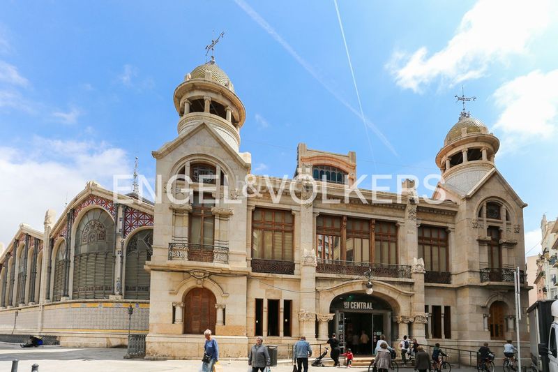 Foto d094f55a-61d5-4ee8-8175-6bf36b982920. Piso en El Mercat Valencia