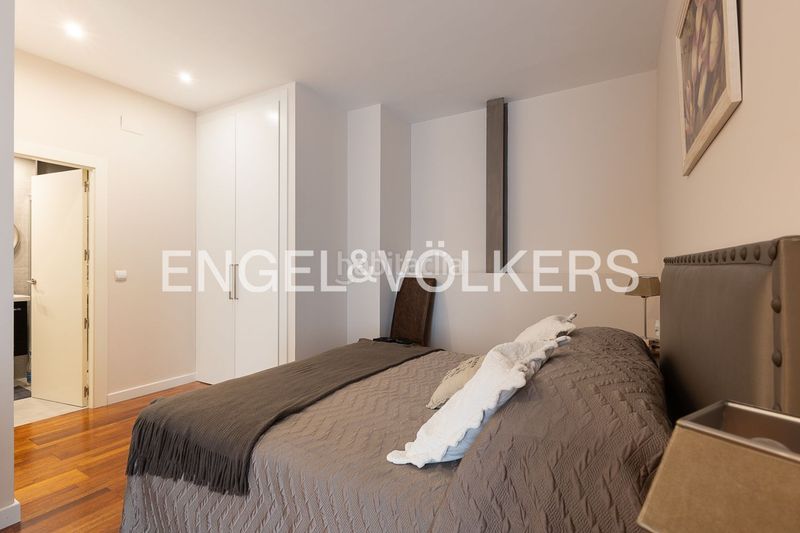 Foto e0aeeb67-c276-4728-8c94-3a555276507f. Piso en El Mercat Valencia