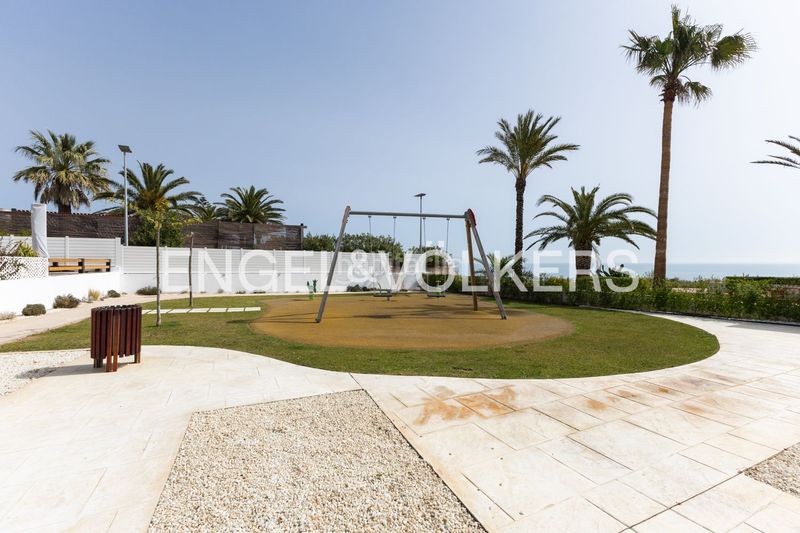 Foto 7b8f39ca-ddb5-44a8-b27c-f5d42045347e. Casa amb calefacció aparcament piscina a Costa Norte Vinaròs