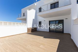 Rent House  Avenida de la mar. Exclusivo adosado de obra nueva en alquiler en el verger para la