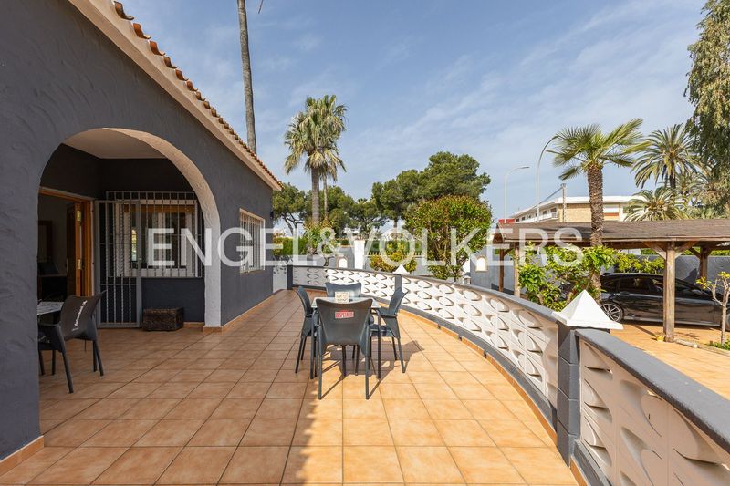 Foto 16b8d339-5036-422c-94cb-7c78fb3b7d7e. Casa amb calefacció aparcament piscina a Les Bovetes - La Felicidad Dénia
