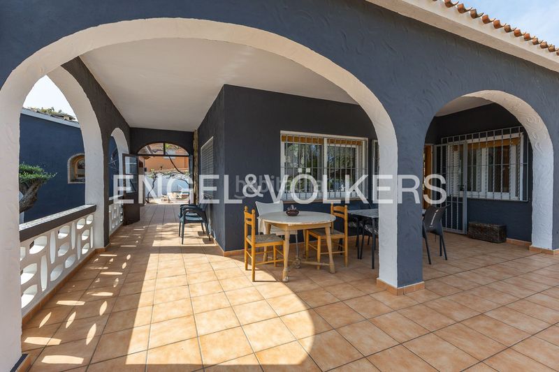 Foto 3636d497-c83c-4f63-9dd6-a31cdaf709a4. Casa amb calefacció aparcament piscina a Les Bovetes - La Felicidad Dénia