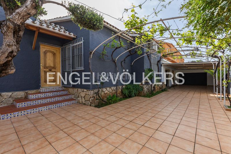 Foto 52d7ede6-e29d-4ffe-af9b-2f9fe3ae32d8. Casa amb calefacció aparcament piscina a Les Bovetes - La Felicidad Dénia