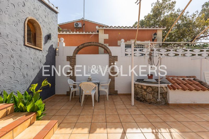 Foto 6dd45f8c-485d-45b3-95bd-24430d5c24dc. Casa amb calefacció aparcament piscina a Les Bovetes - La Felicidad Dénia