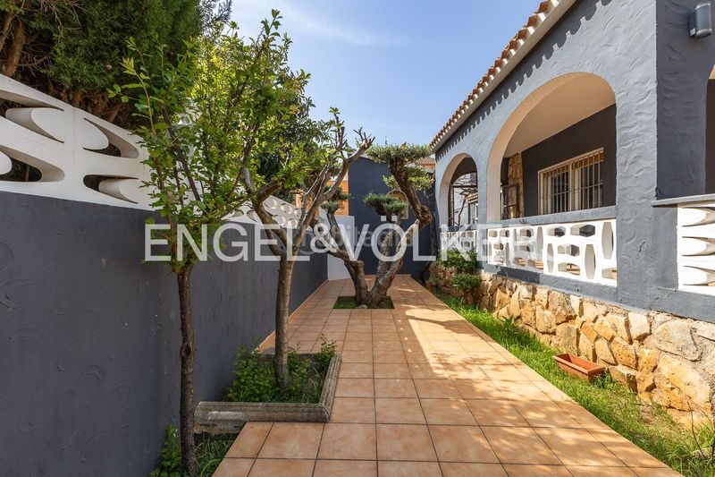 Foto 82c974e3-f95c-4225-a099-8fb4ff136595. Casa amb calefacció aparcament piscina a Les Bovetes - La Felicidad Dénia