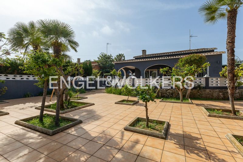 Foto a5b9f4c4-1075-479a-9a9b-53727005180c. Casa amb calefacció aparcament piscina a Les Bovetes - La Felicidad Dénia