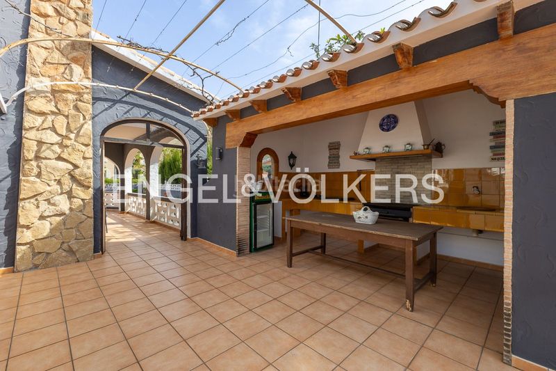 Foto ae23a7e9-e3bd-4996-89ed-8b7df829b6bd. Casa amb calefacció aparcament piscina a Les Bovetes - La Felicidad Dénia