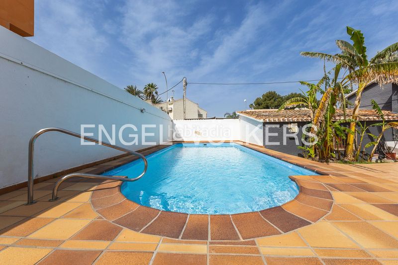 Foto dde0042a-83eb-4f46-999d-dae6d44304de. Casa amb calefacció aparcament piscina a Les Bovetes - La Felicidad Dénia