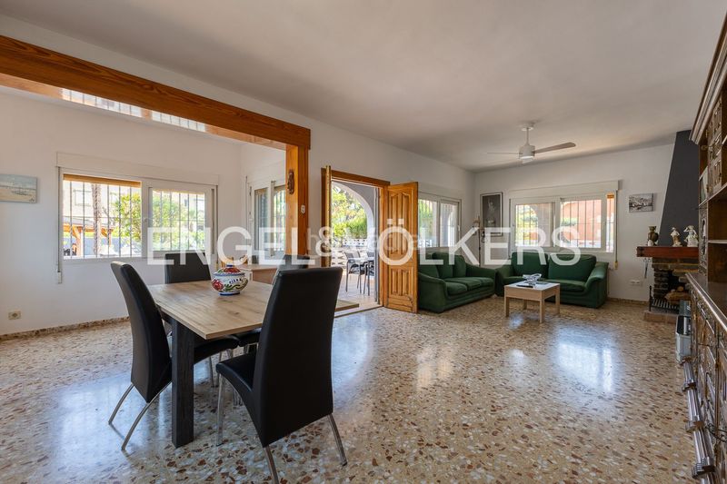 Foto e8290f0d-f247-49a0-8881-ce842833b9eb. Casa amb calefacció aparcament piscina a Les Bovetes - La Felicidad Dénia