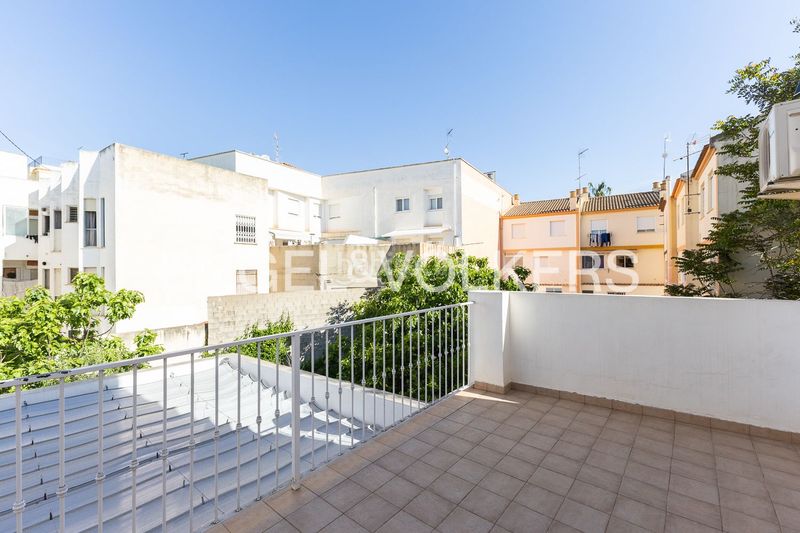 Foto 9dd2f2e5-3ae3-4412-b279-7c0d473266f1. Casa amb calefacció aparcament a Núcleo Urbano Pobla de Vallbona (la)