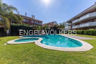 Attico in Montañar-El Arenal. Luz, espacio y ubicación premium ático dúplex en el puerto de já