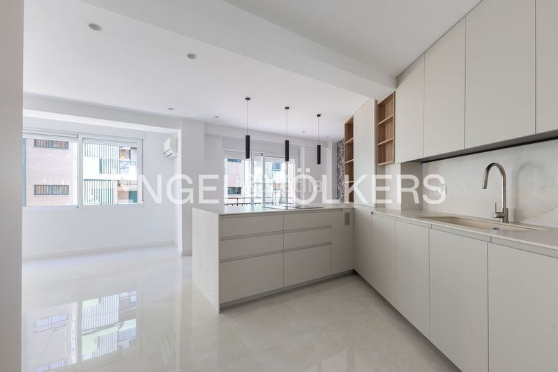 Piso vivienda a estrenar en ruben vela zona de en corts en Valencia - Imagen 10