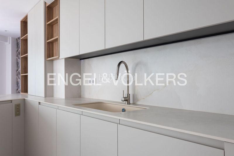 Piso vivienda a estrenar en ruben vela zona de en corts en Valencia - Imagen 11